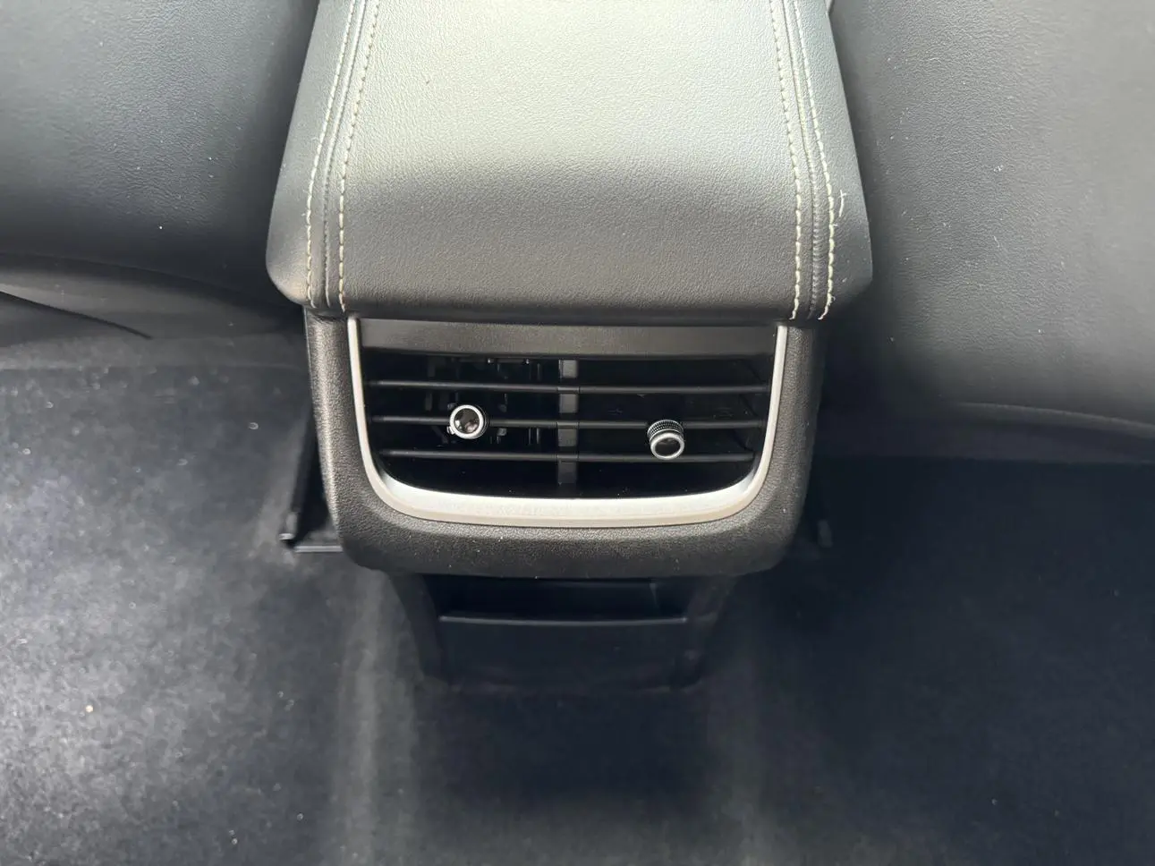 300 2021 2.0T
