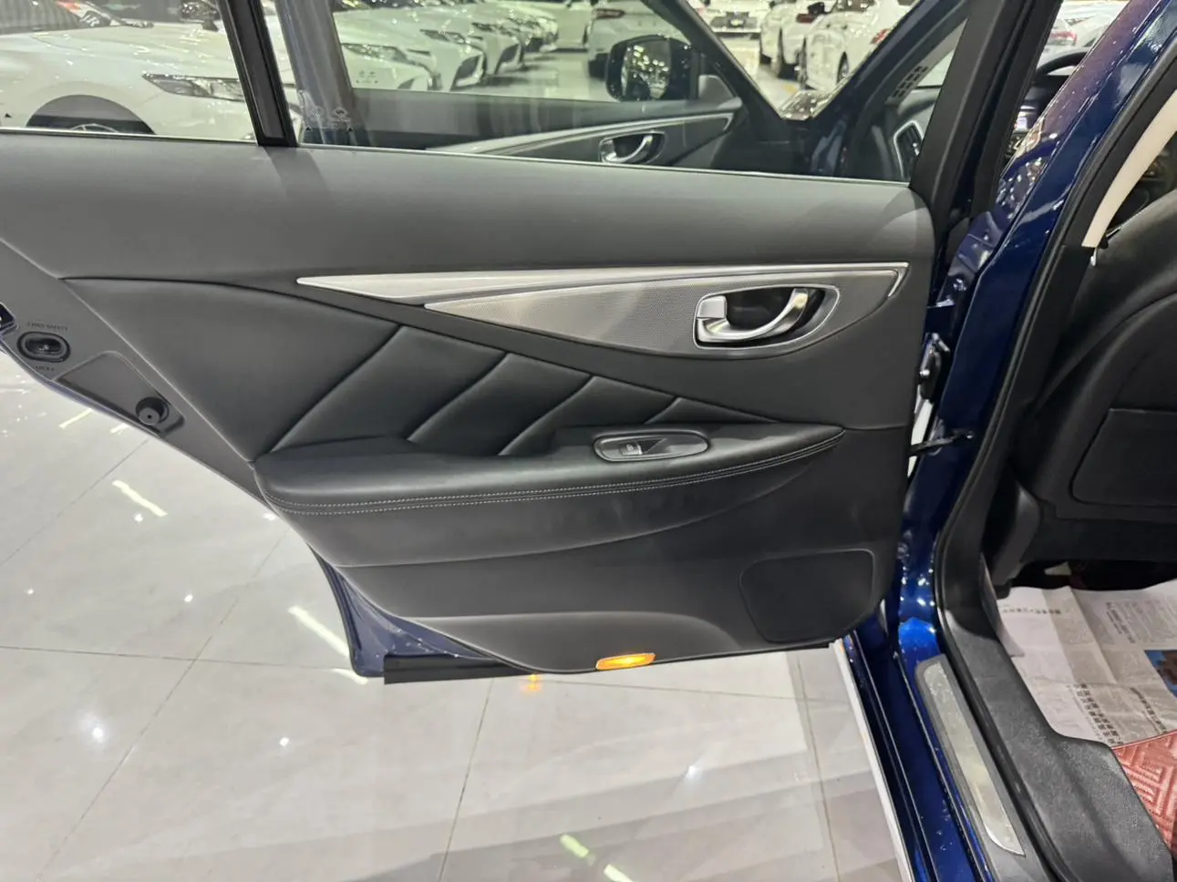 Infiniti Q50L 2018 2.0T China VI