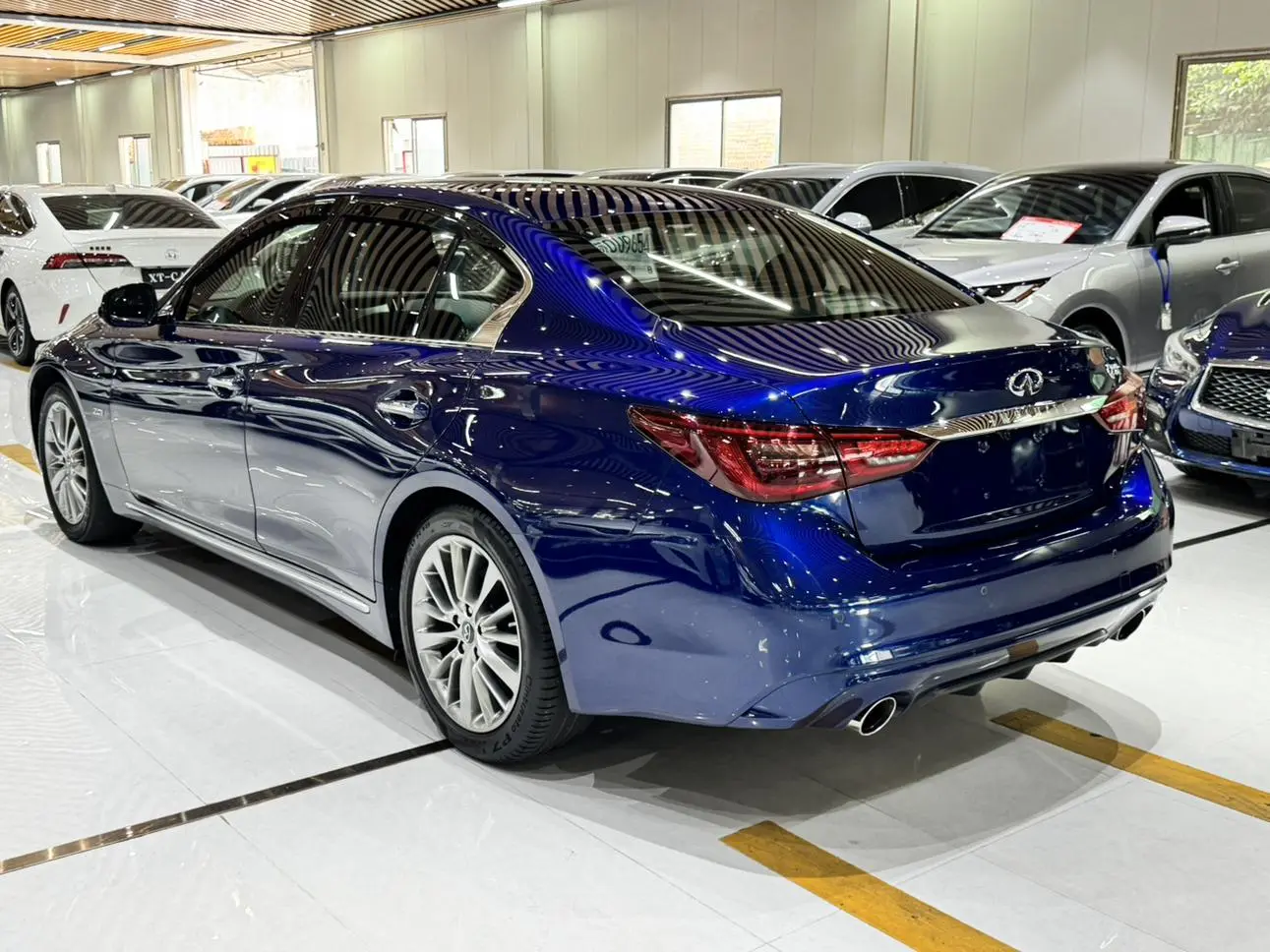 Infiniti Q50L 2018 2.0T China VI