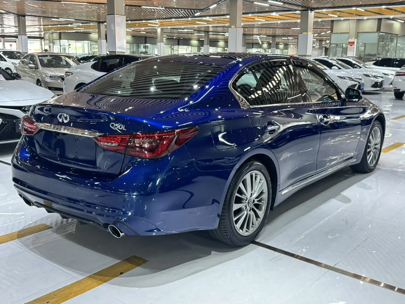 Infiniti Q50L 2018 2.0T China VI