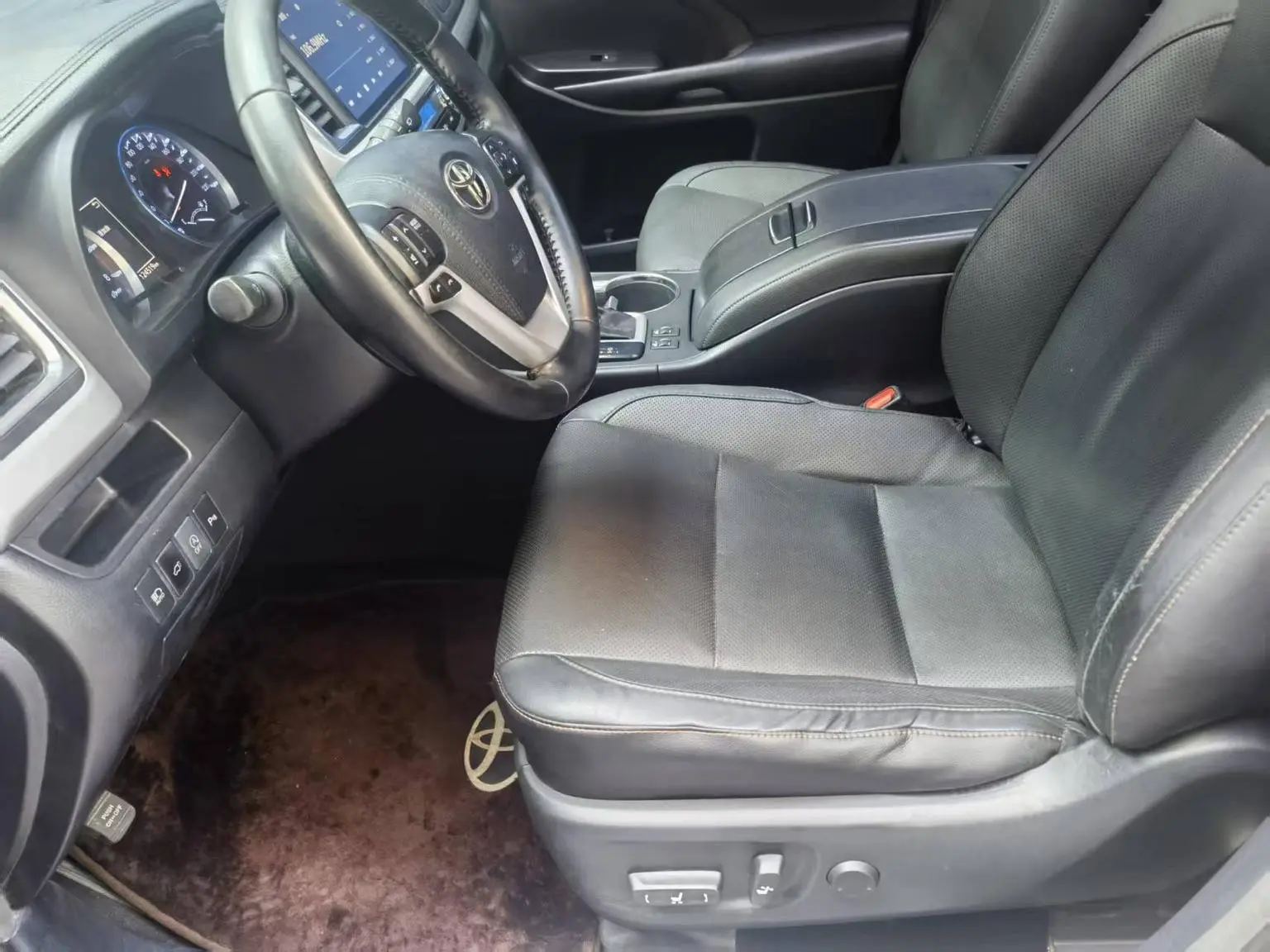 Toyota Highlander 2018 2.0T 4WD Premium 7 seat China VI