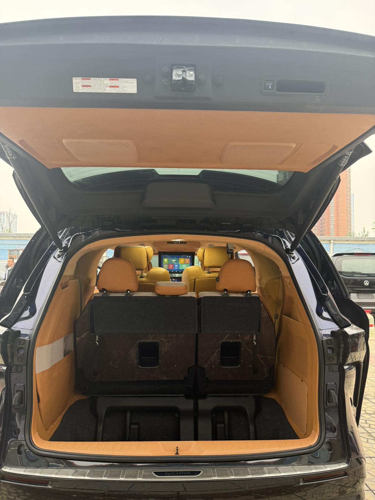 Senna 2023 Dual Engine 2.5L Deluxe Edition