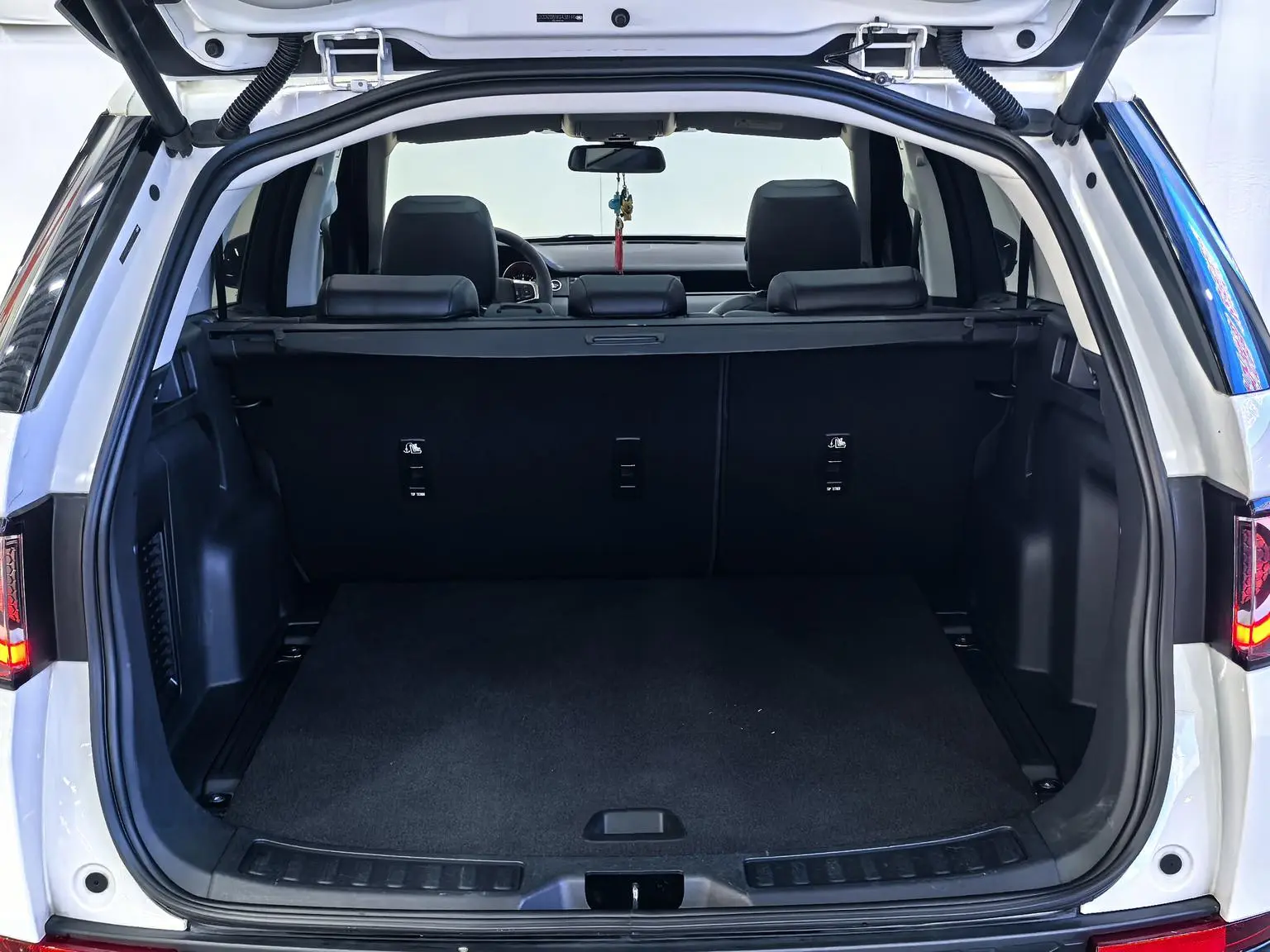 Land Rover Discovery Sport 2019 240PS SE China VI