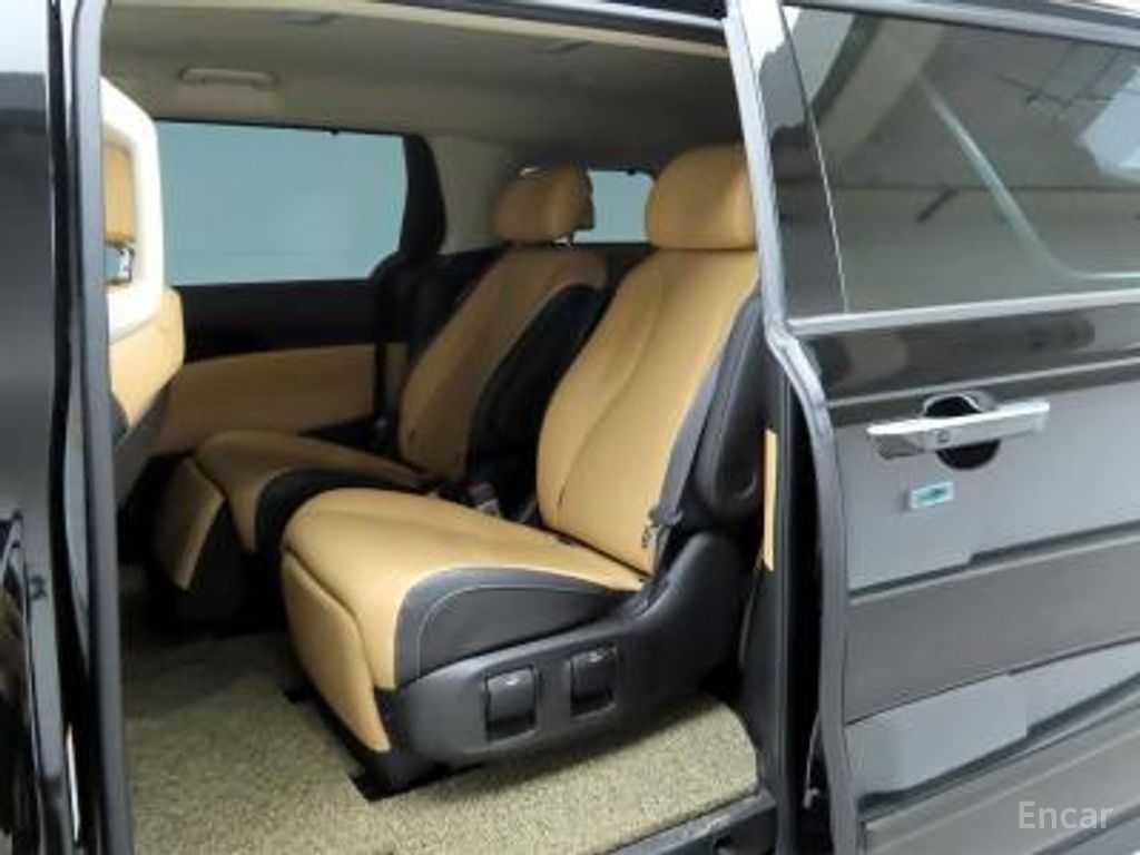 Kia Carnival 4th generation diesel 7-seater Signature 2021