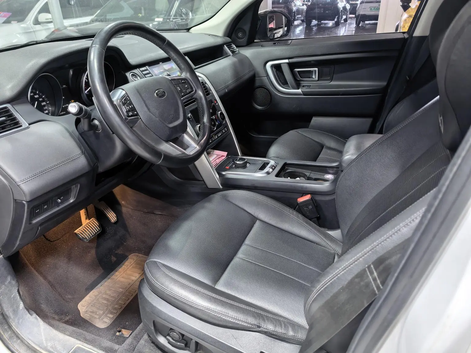 Land Rover Discovery Sport 2019 240PS SE China VI