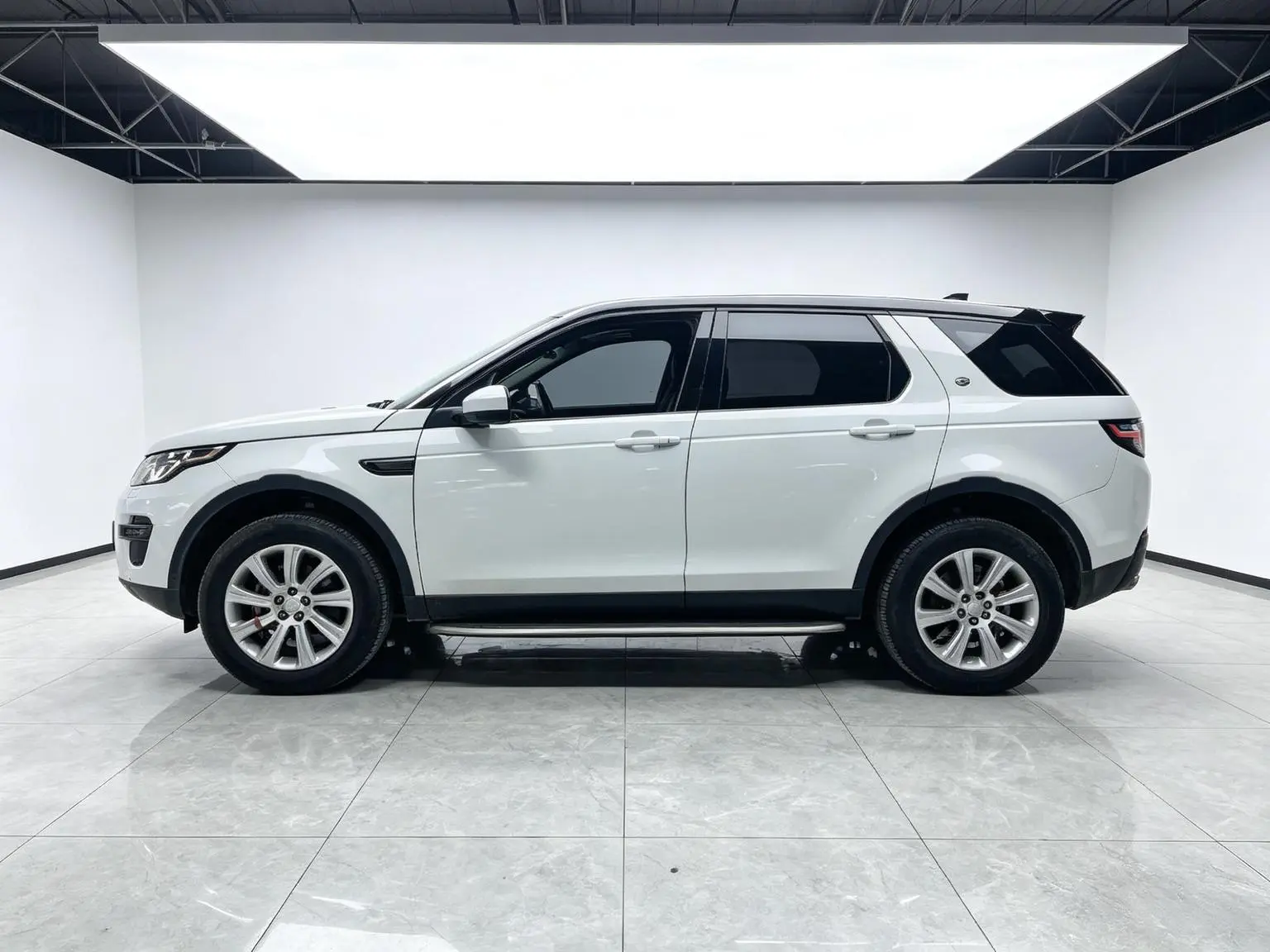 Land Rover Discovery Sport 2019 240PS SE China VI