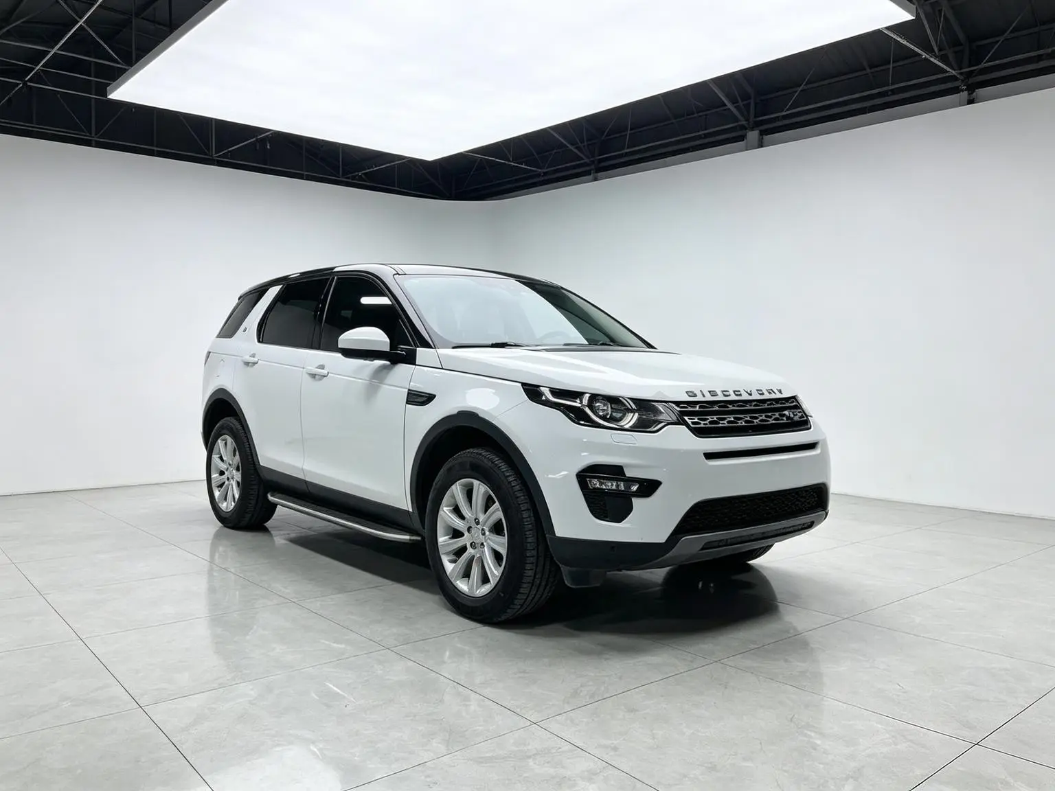 Land Rover Discovery Sport 2019 240PS SE China VI