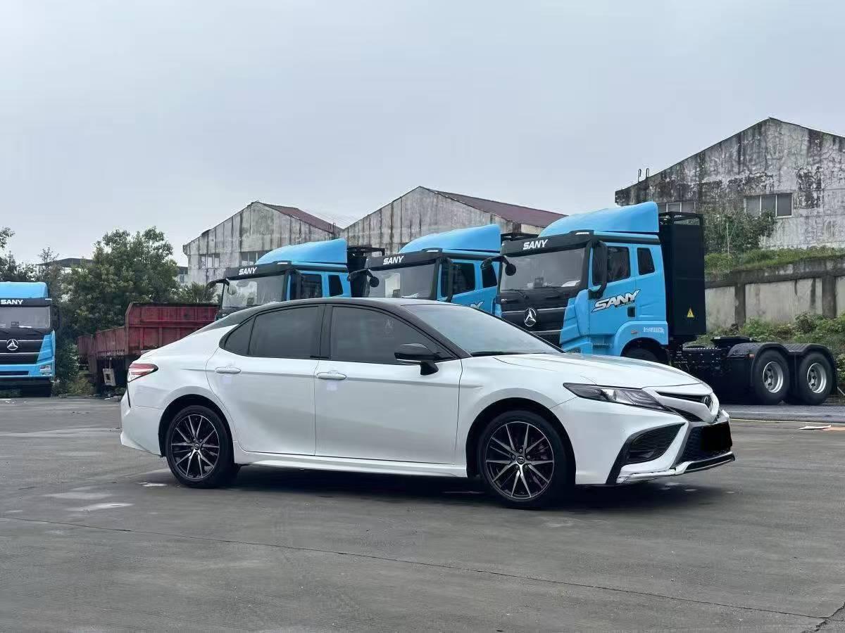 Toyota Camry 2022 2.0S