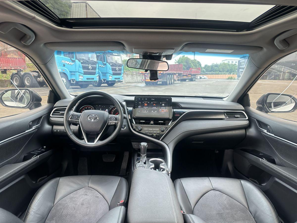 Toyota Camry 2022 2.0S