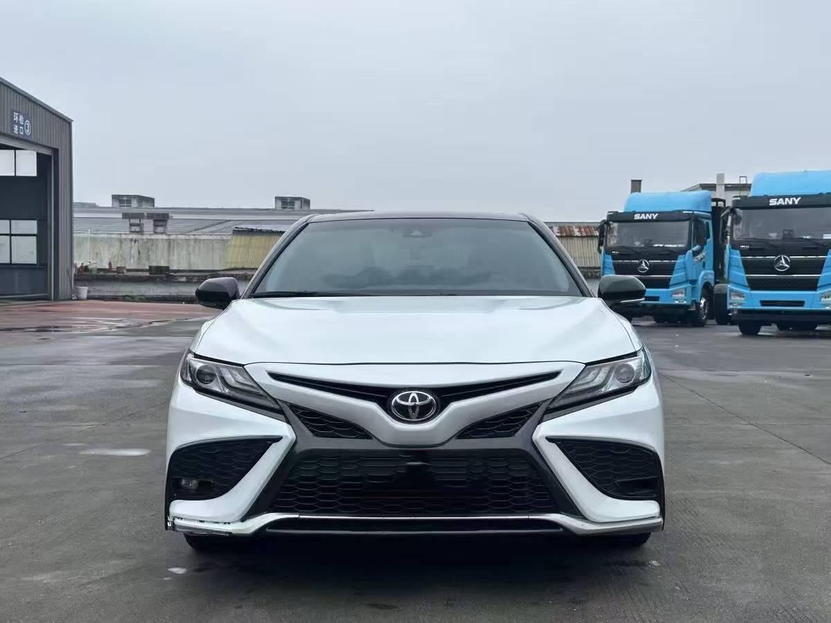 Toyota Camry 2022 2.0S