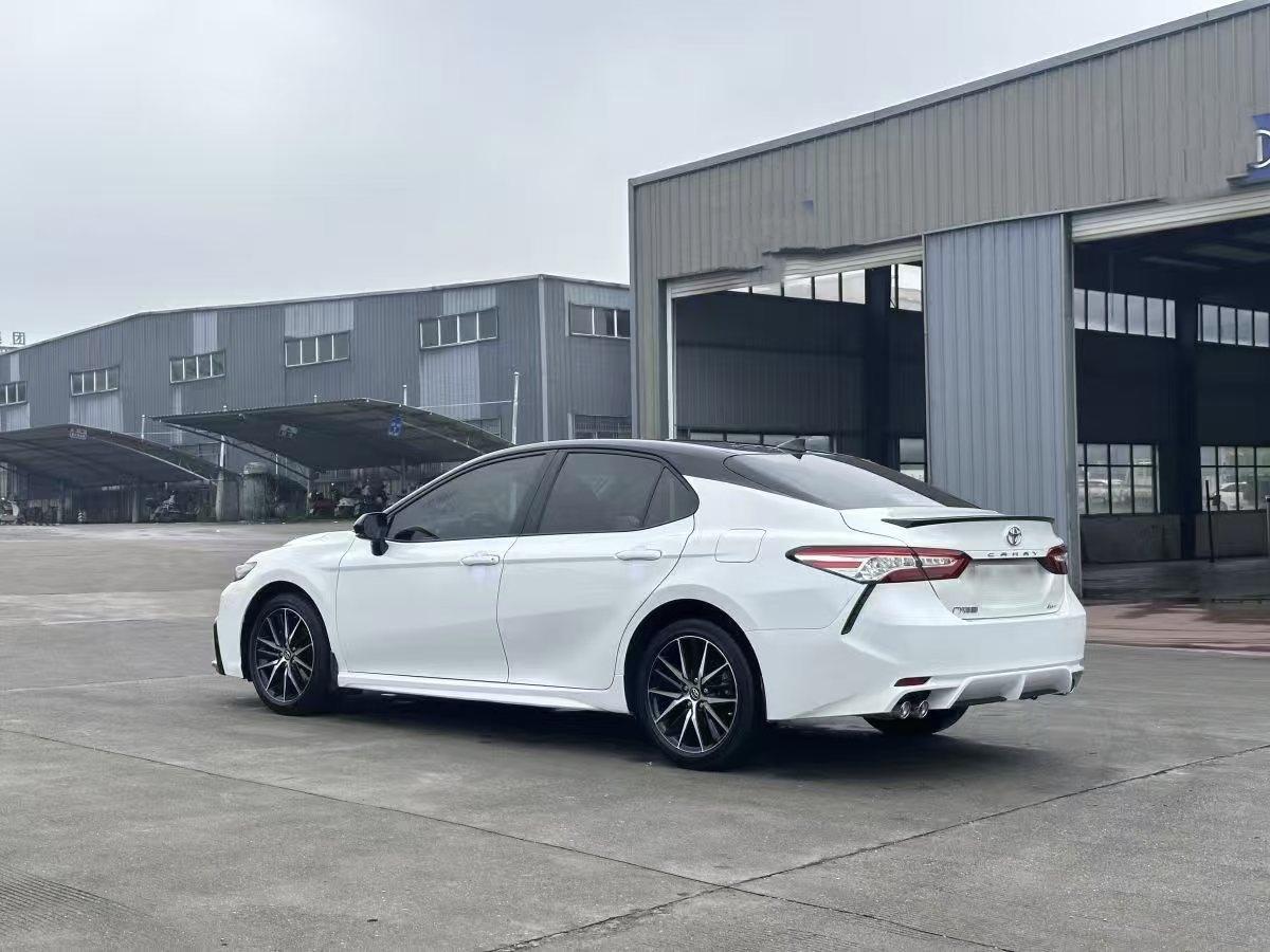 Toyota Camry 2022 2.0S