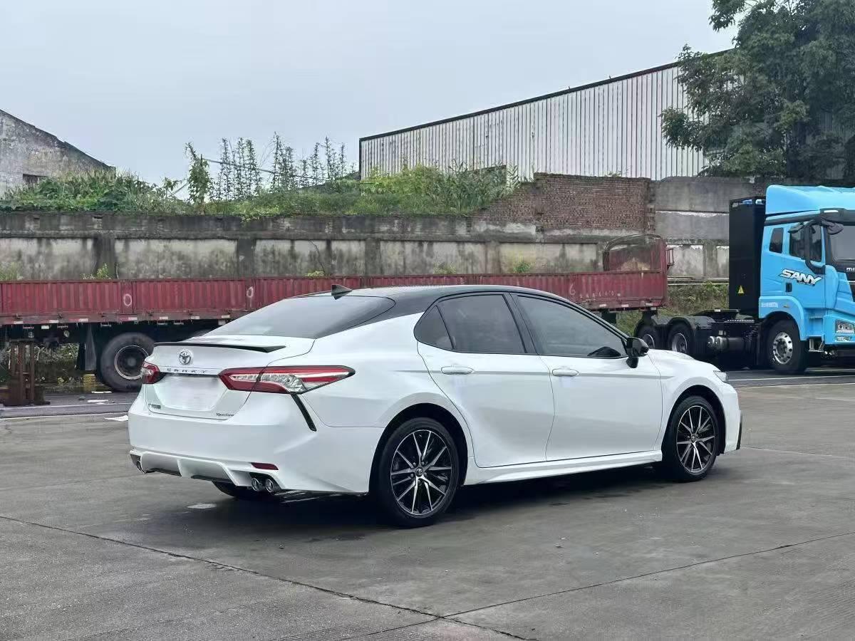 Toyota Camry 2022 2.0S