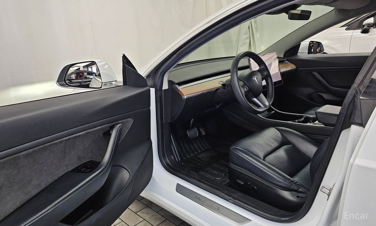 Tesla Model 3 Standard Range Plus RWD 2020