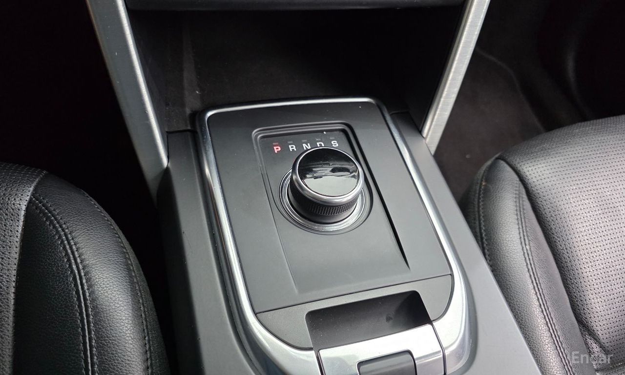 Land Rover Discovery Sports 2.0 TD4 SE (150 horsepower) 2018