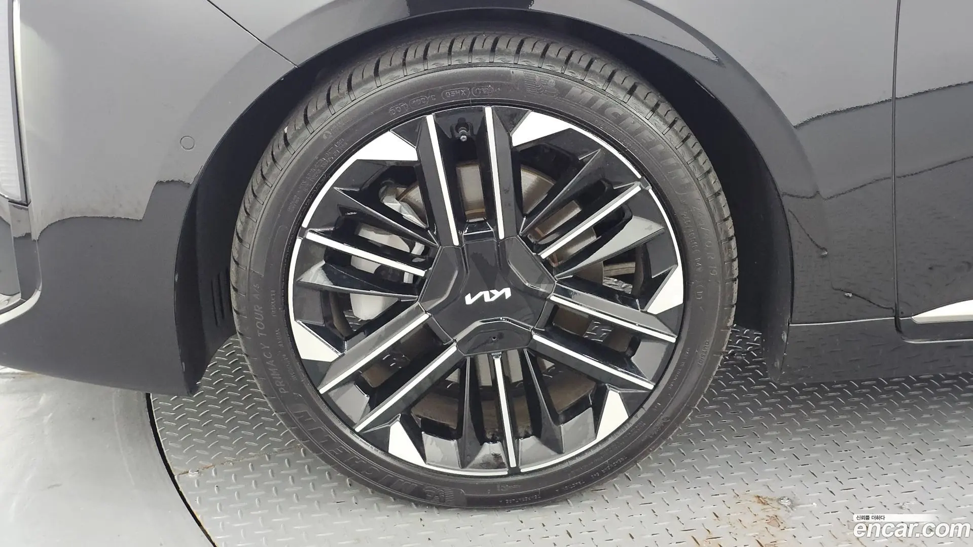 Kia K8 2.5 Gasoline 2WD