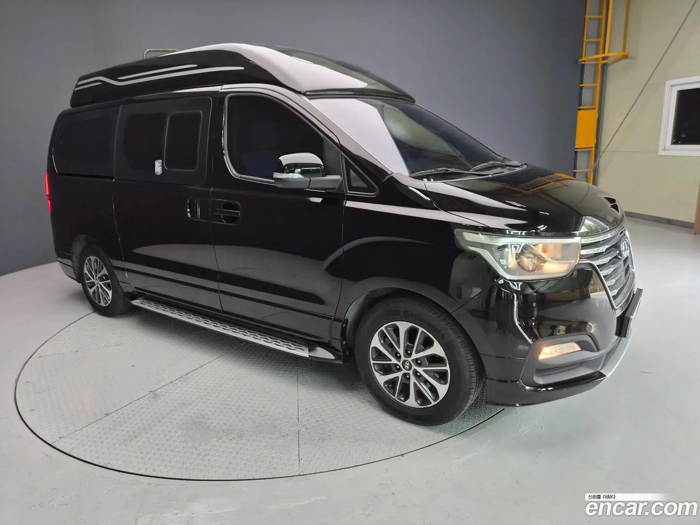 Hyundai Starex Limousine