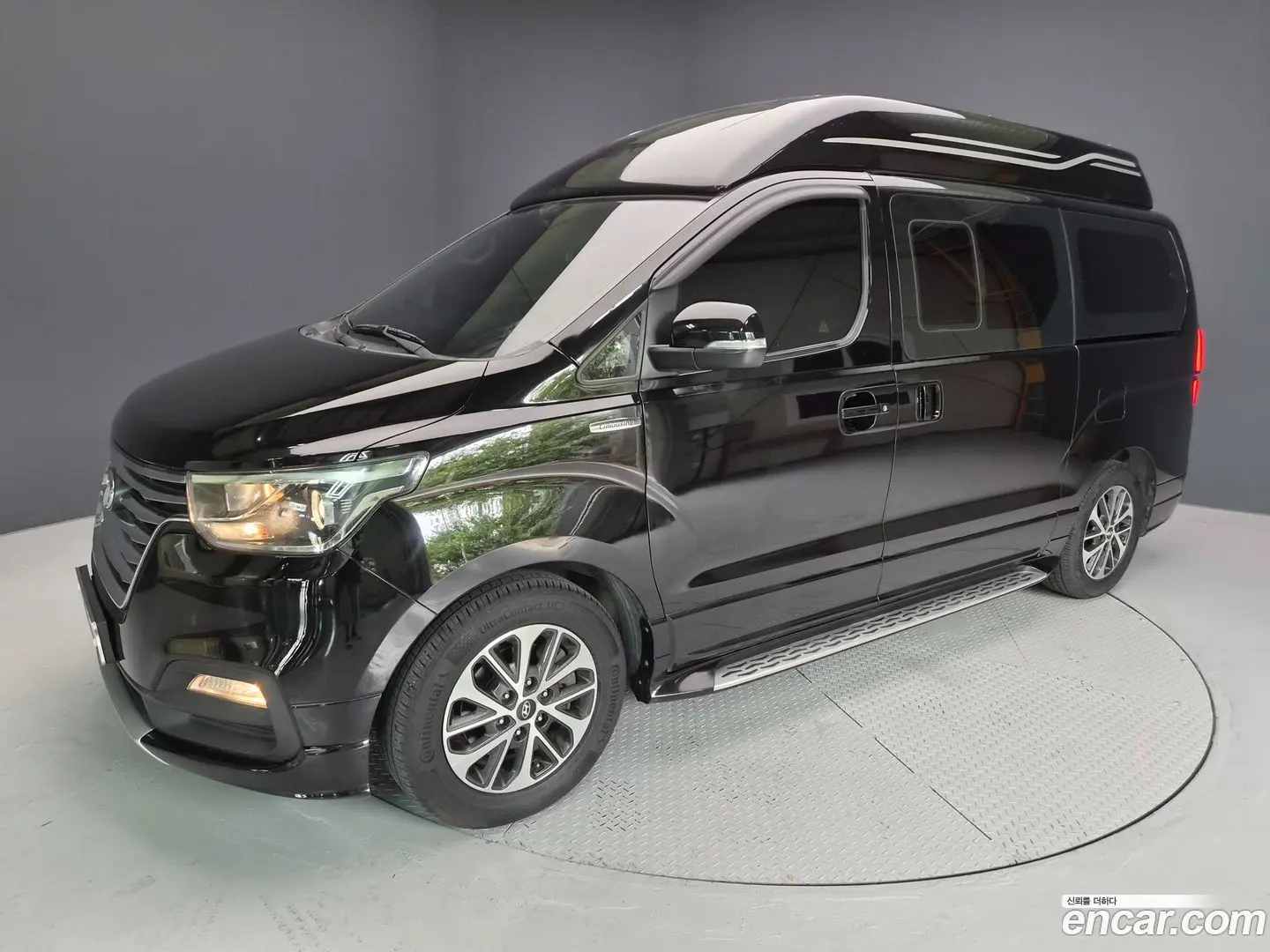 Hyundai Starex Limousine