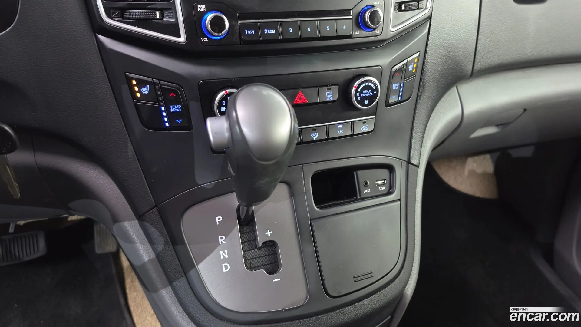 Hyundai Starex Urban 9-Seater