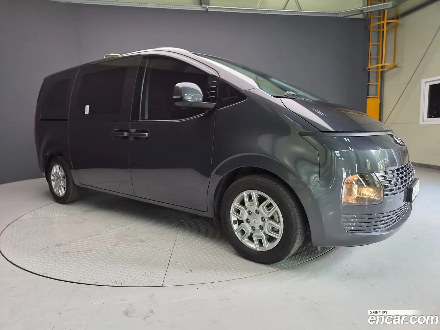 Hyundai Staria L3.5 Cargo 3-Seater