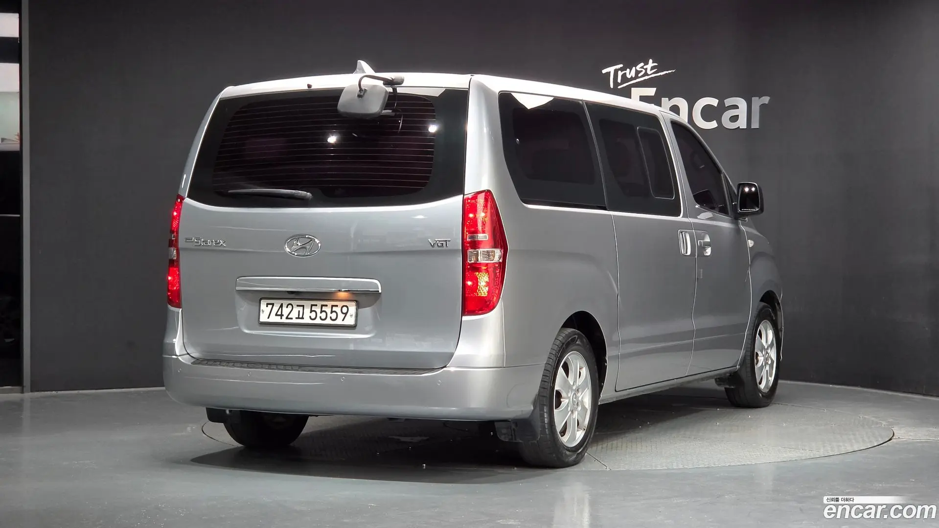 Hyundai Starex Wagon 12-Seater
