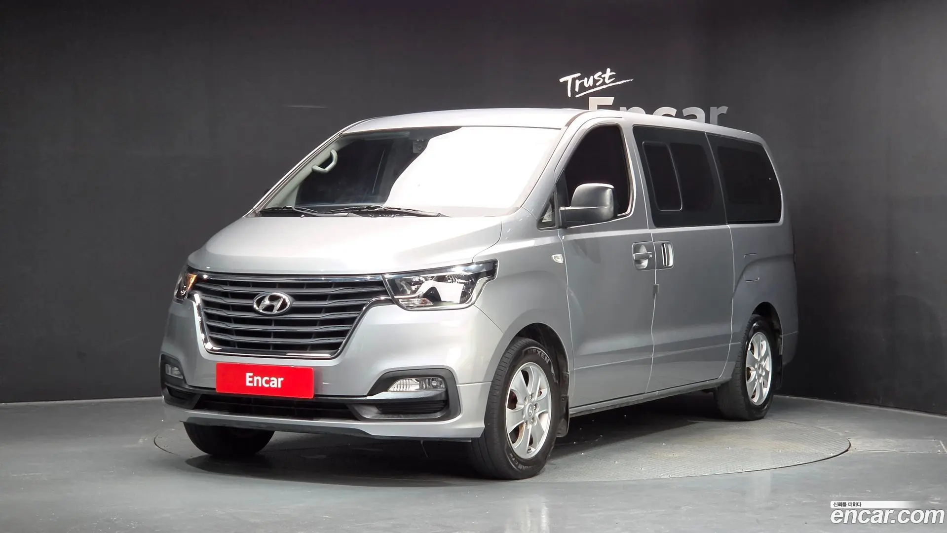 Hyundai Starex Wagon 12-Seater