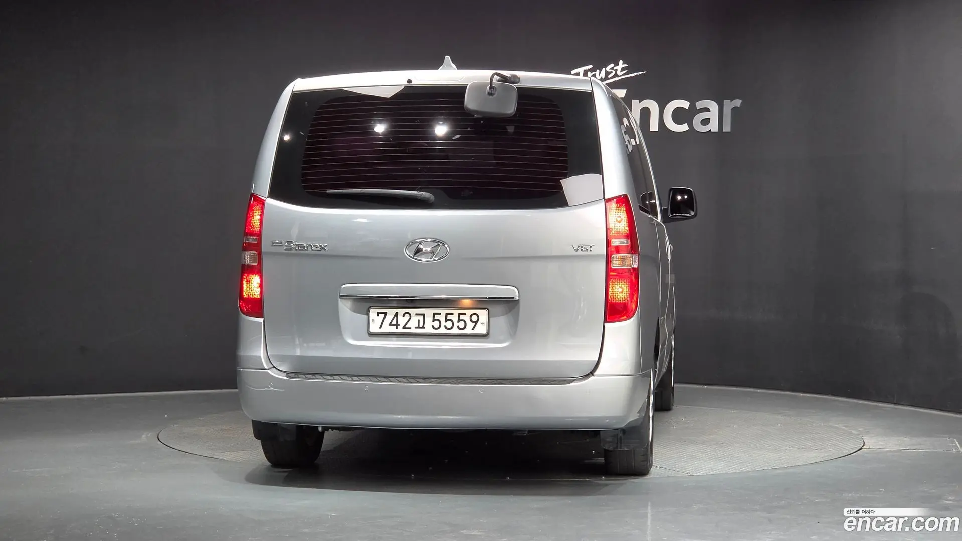 Hyundai Starex Wagon 12-Seater