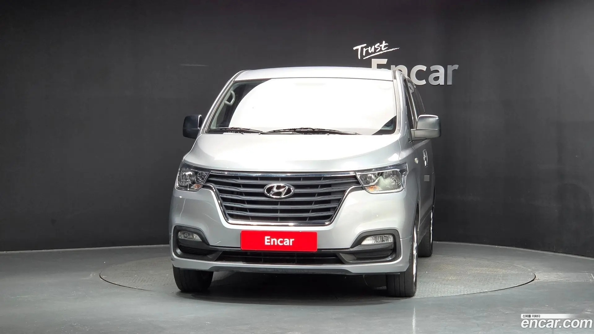 Hyundai Starex Wagon 12-Seater