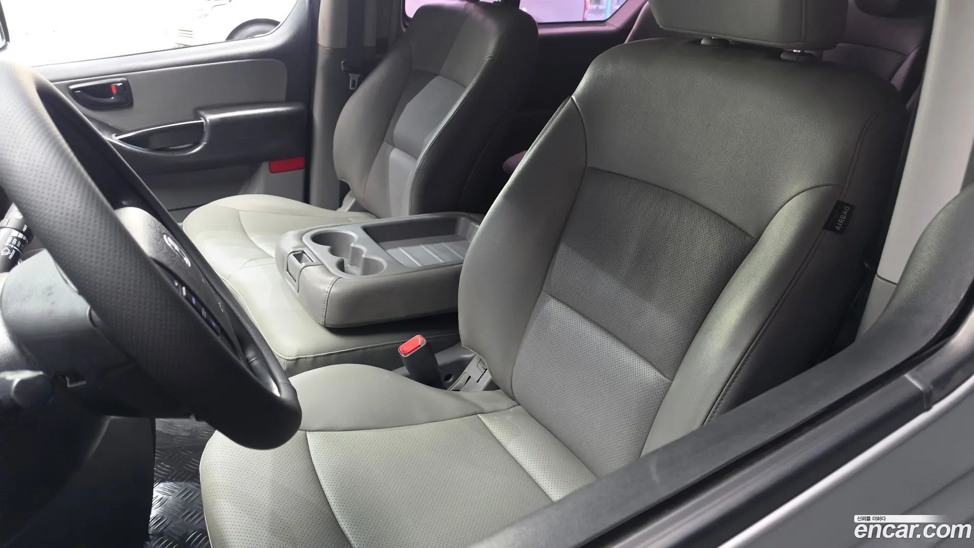 Hyundai Starex Wagon 12-Seater