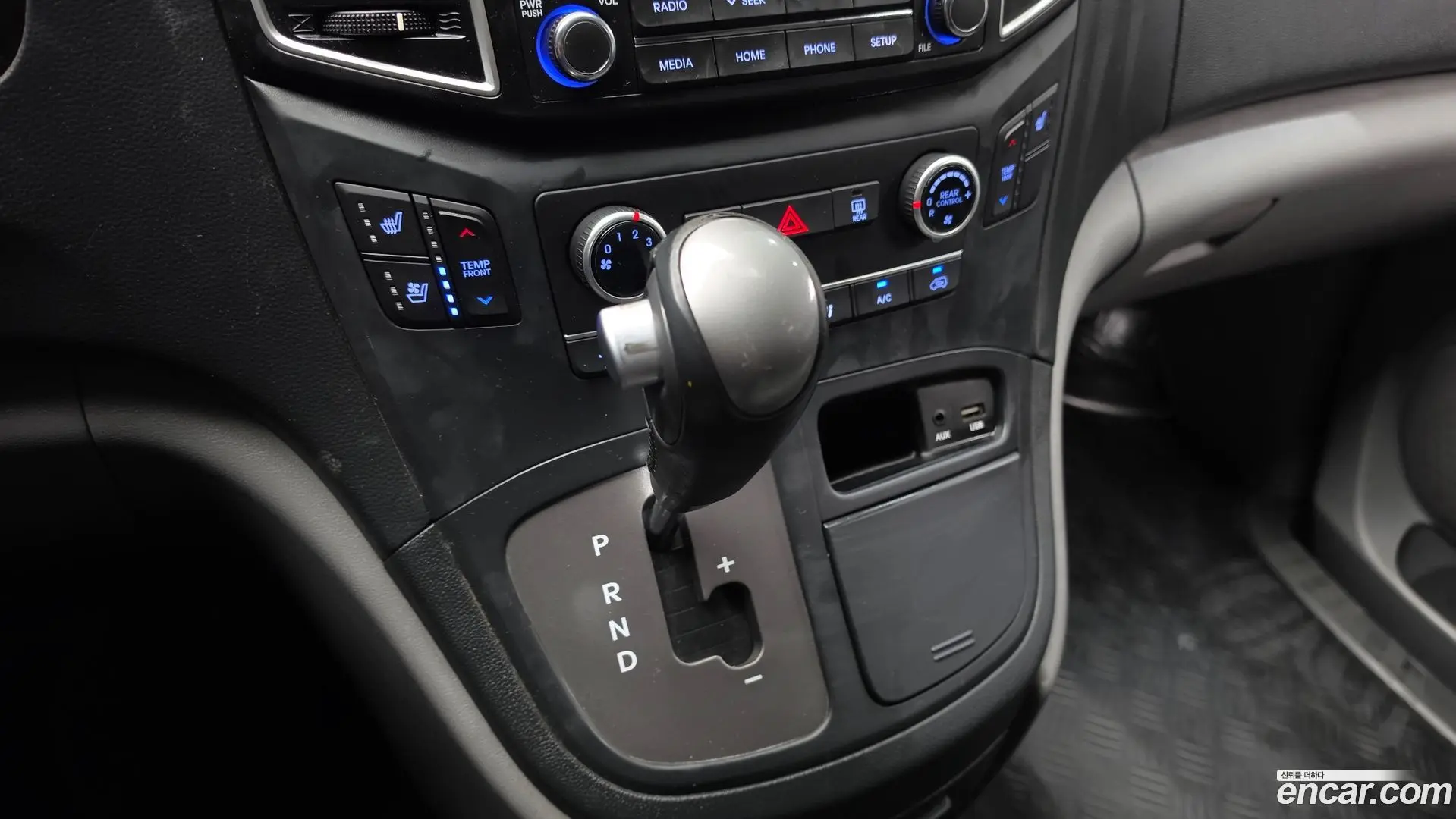 Hyundai Starex Wagon 12-Seater