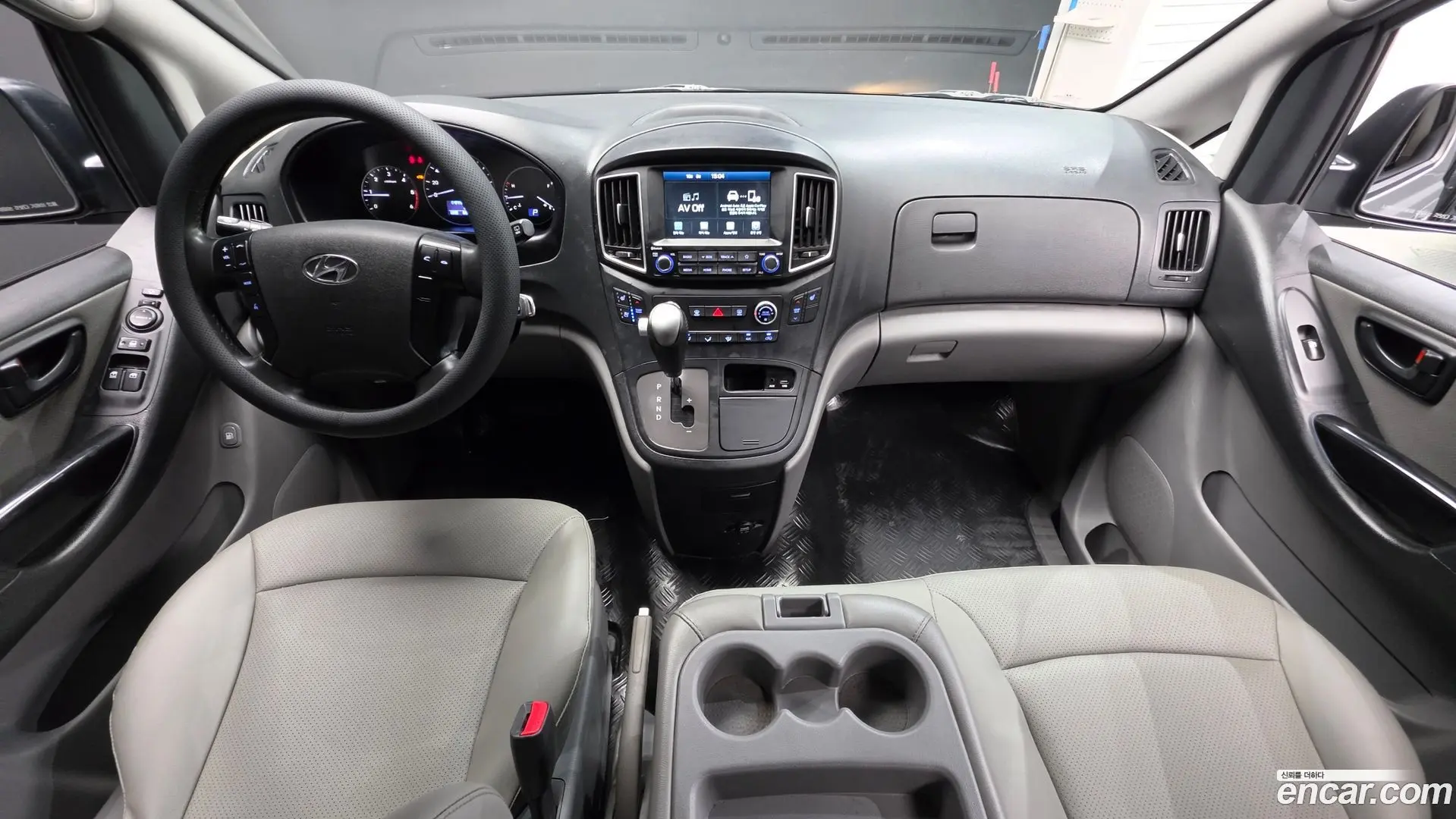 Hyundai Starex Wagon 12-Seater