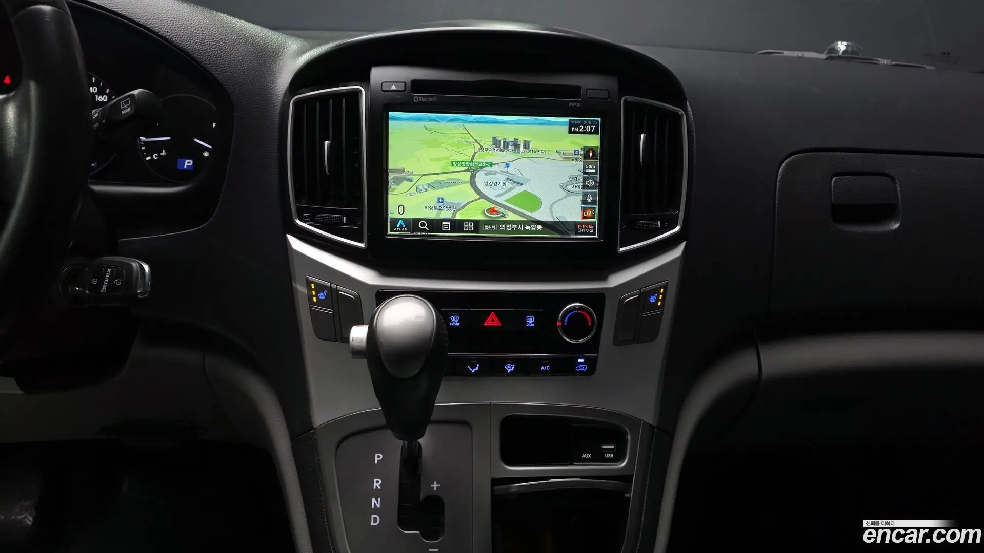 Hyundai Starex Van 3-Seater