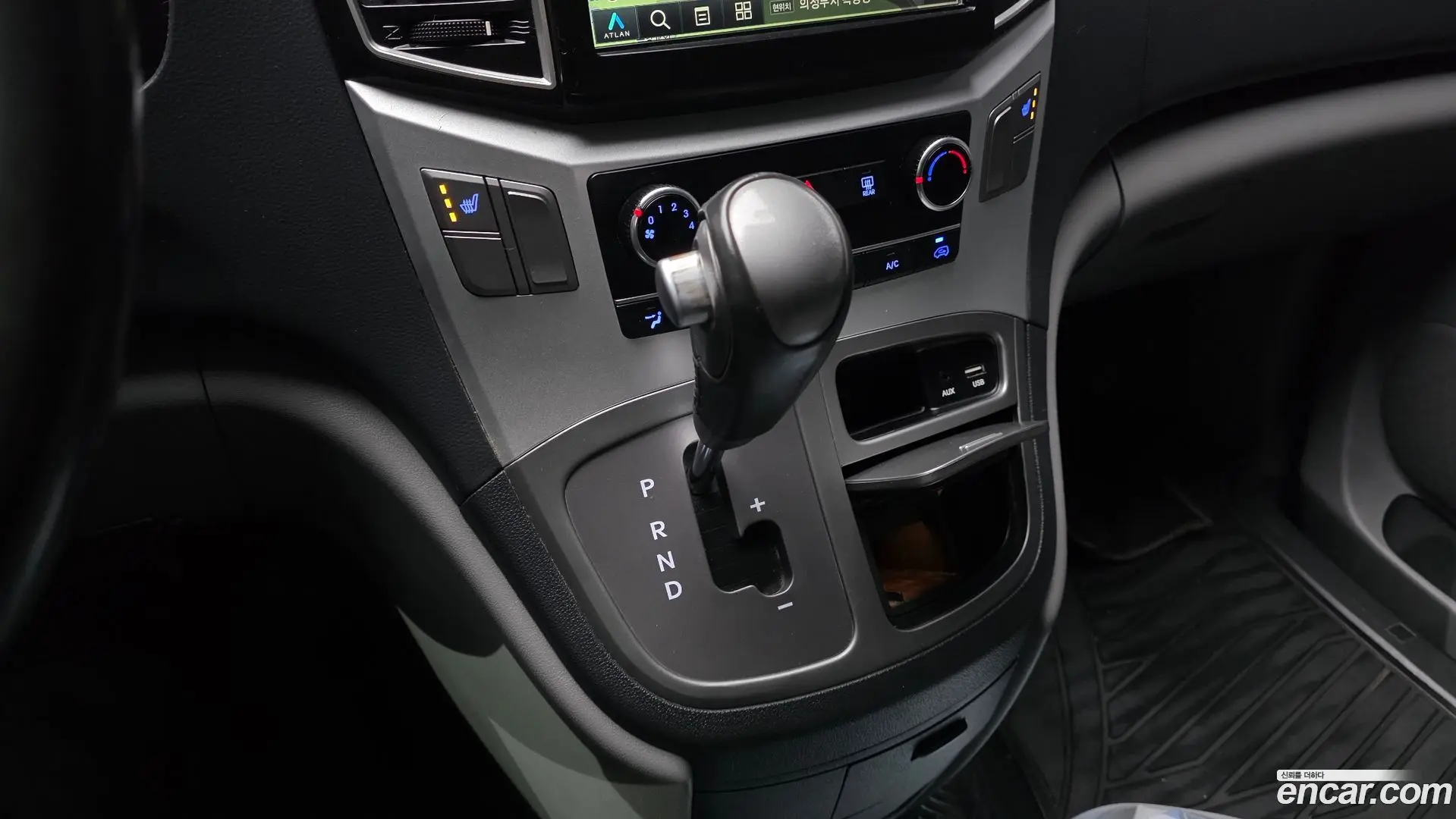 Hyundai Starex Van 3-Seater