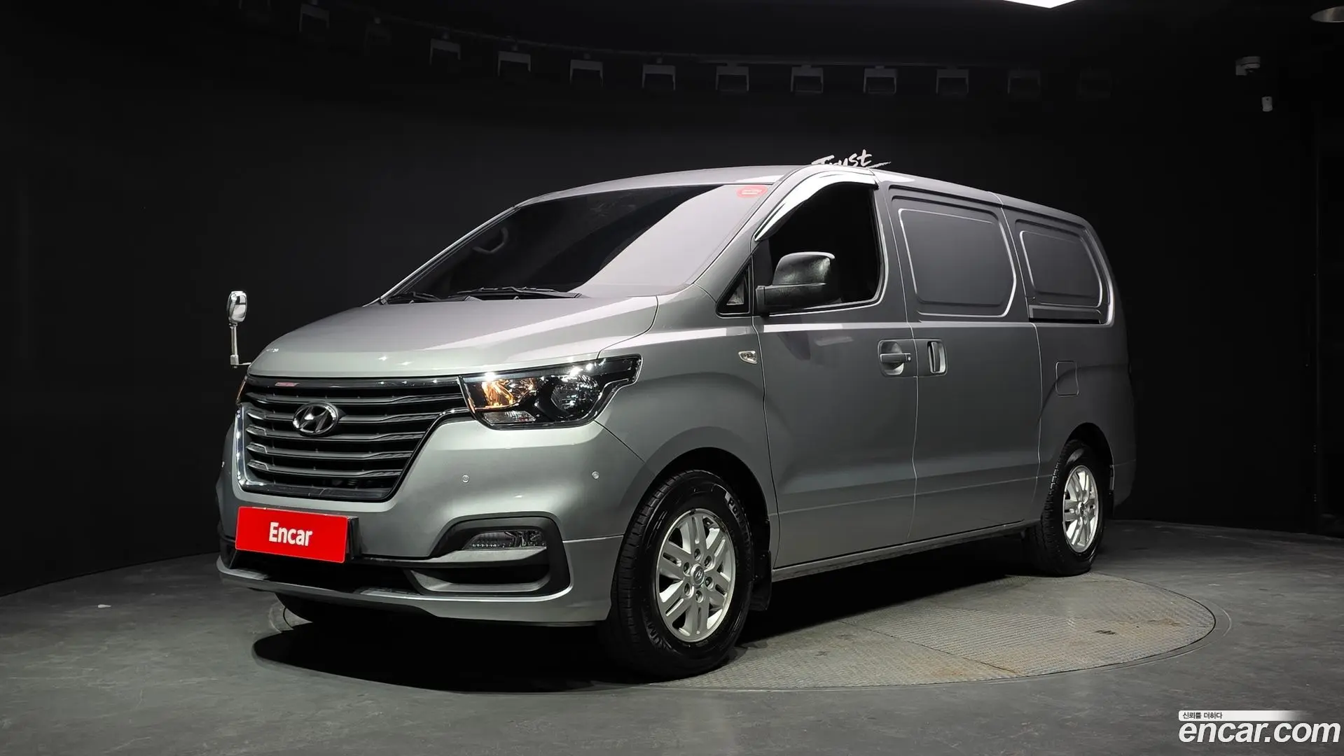 Hyundai Starex Van 3-Seater