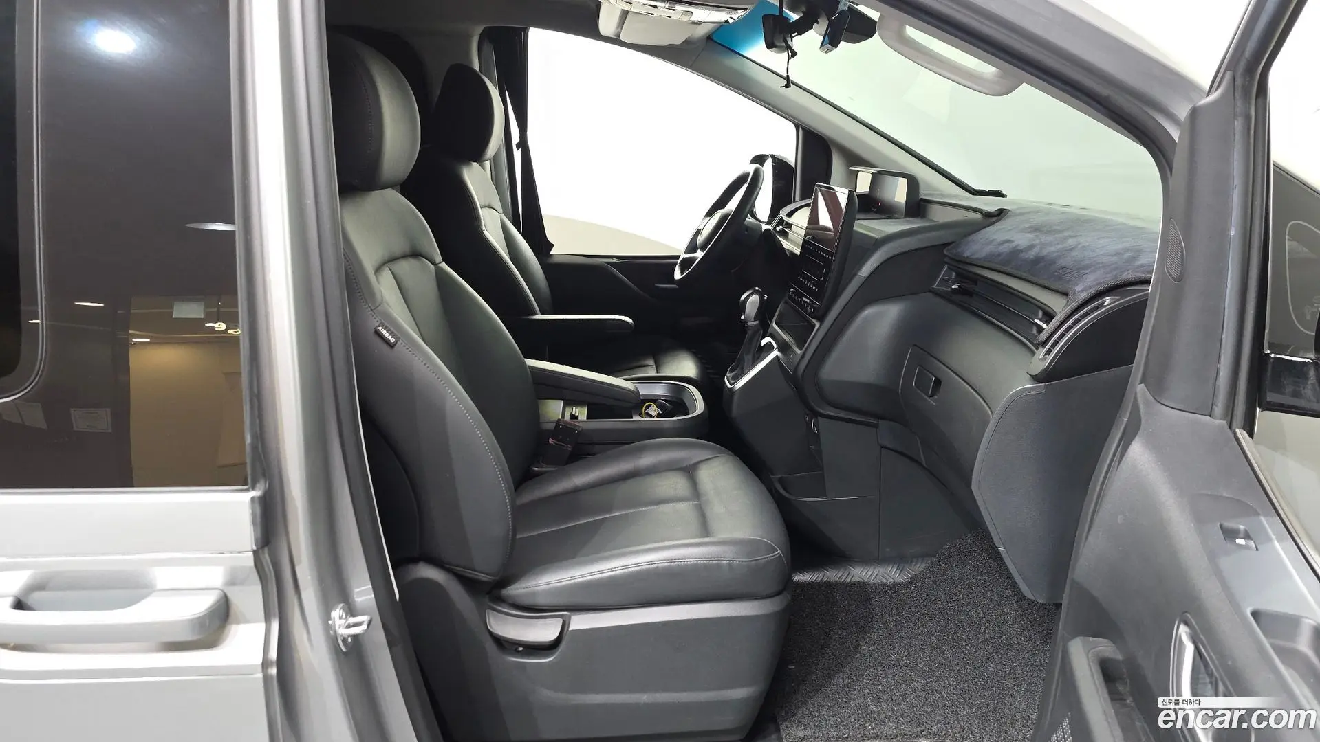 Hyundai Staria L3.5 Cargo 5-Seater