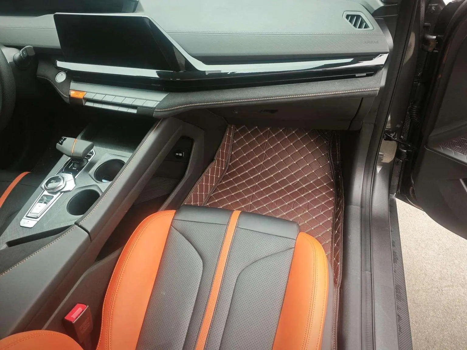 Changan UNI-V 2024 1.5T Premium Sport
