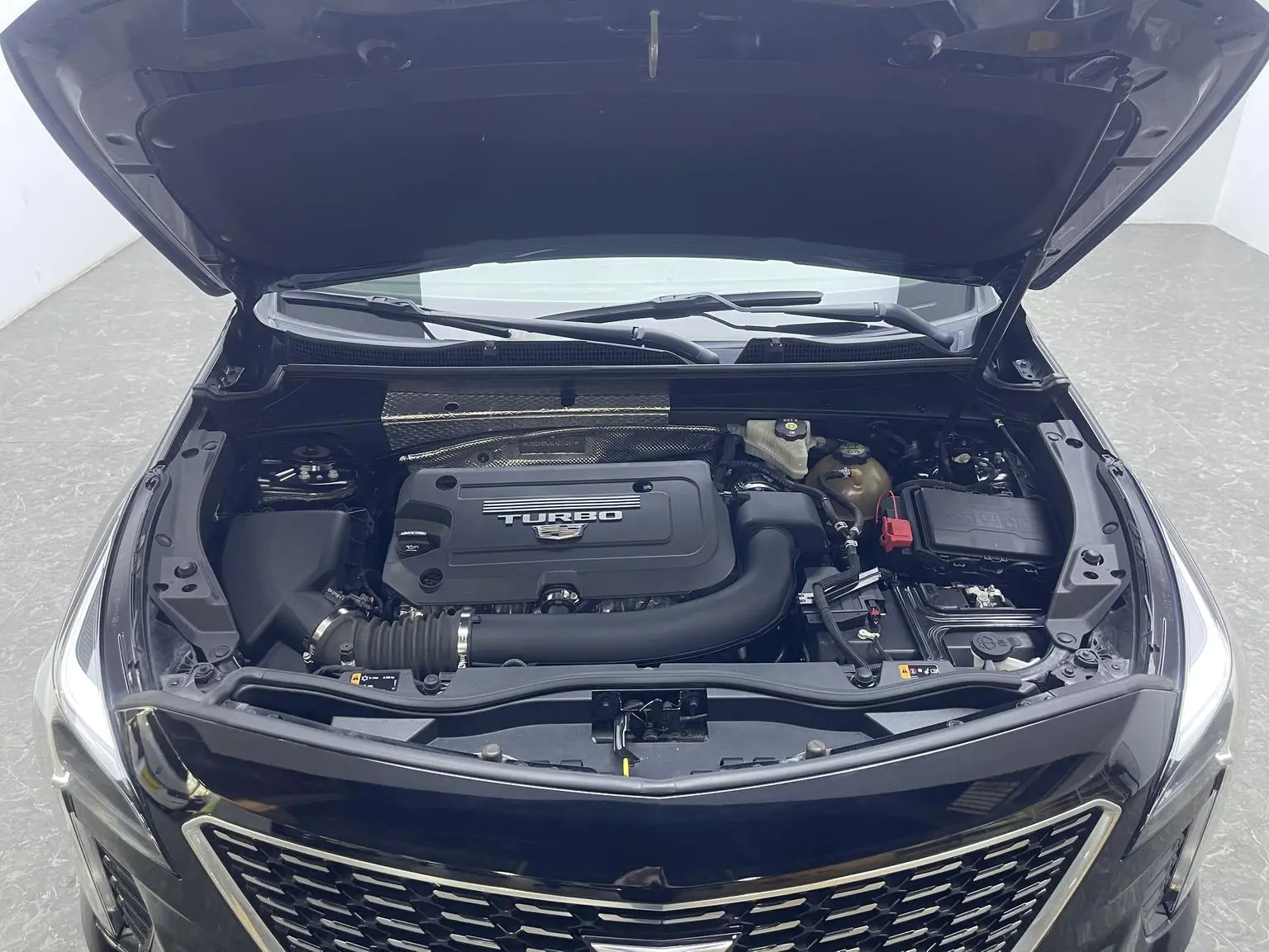 Cadillac XT4 2020 Facelift 28T 2WD Tech