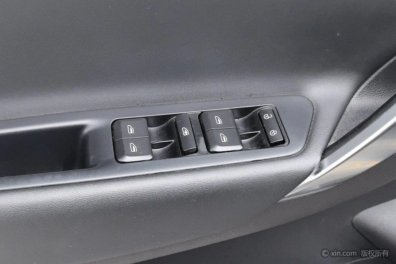 Geely Boyue 2018 1.8TD Manual 2WD Smart Connected 4G Connected