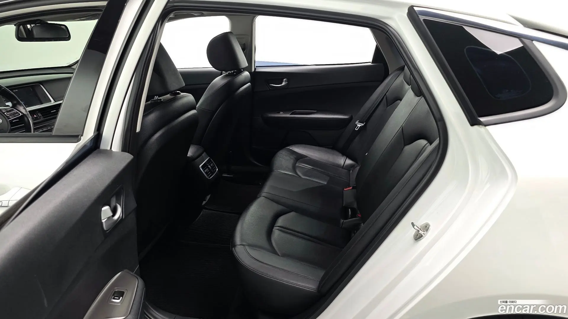 Kia K5 2.0 LPI Rental Car
