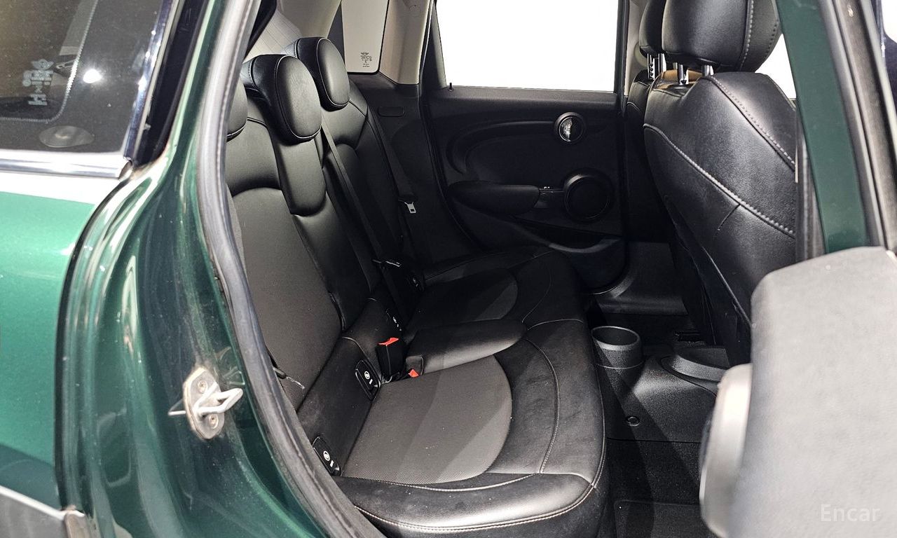 Mini Cooper 5-door basic model 2018