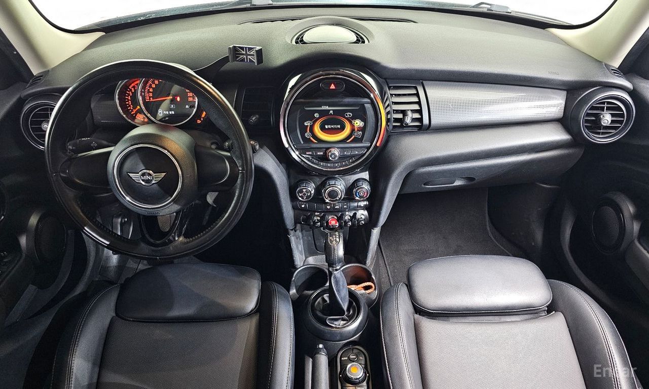 Mini Cooper 5-door basic model 2018