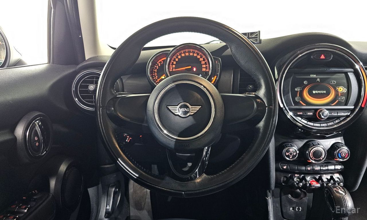 Mini Cooper 5-door basic model 2018