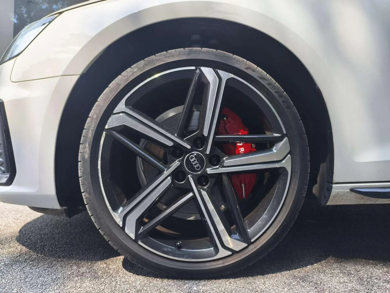 Audi A4L 2024 40 TFSI Dynamic Luxury