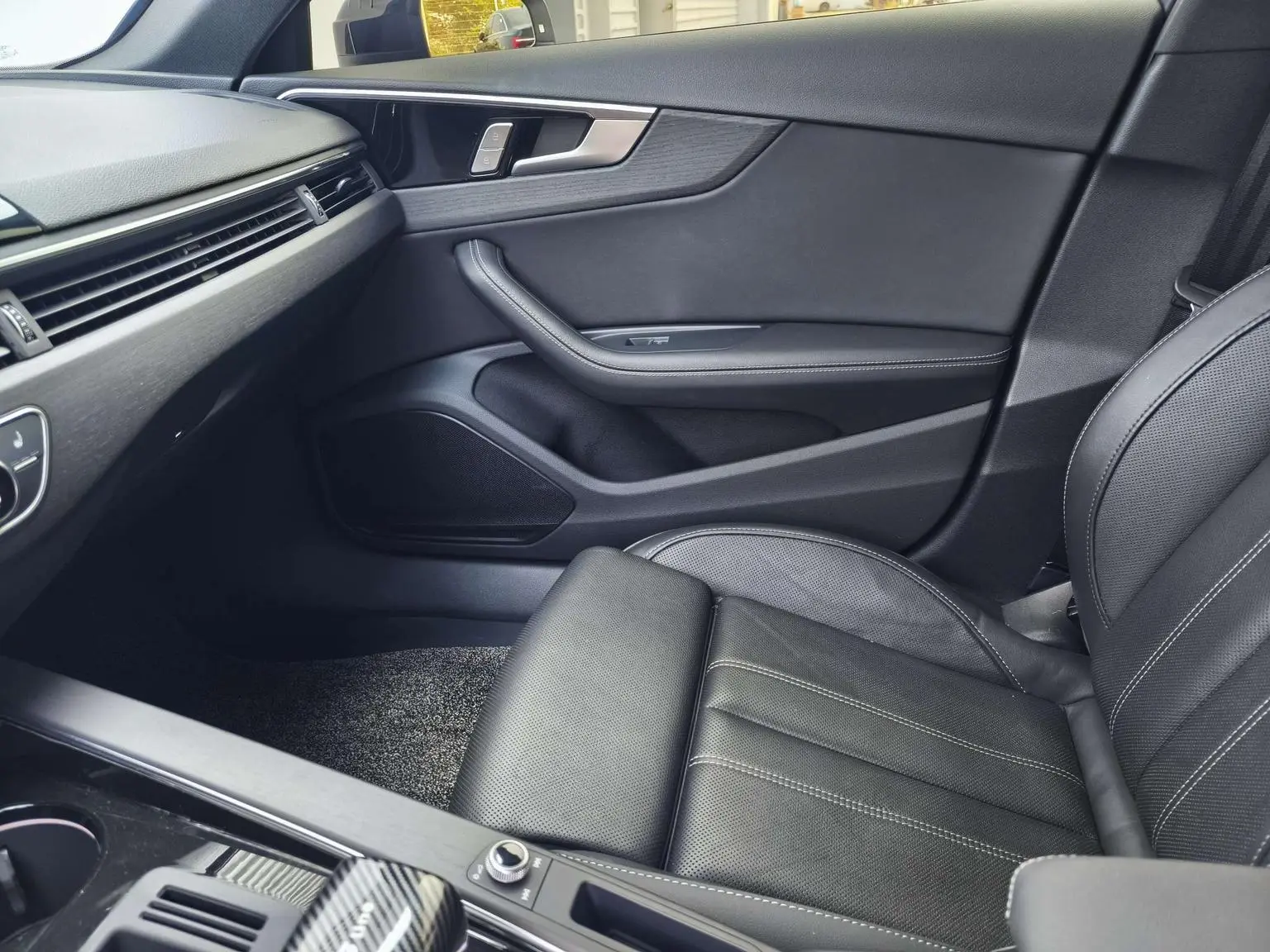 Audi A4L 2024 40 TFSI Dynamic Luxury