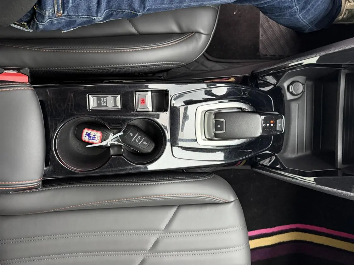 Peugeot 2008 2020 230THP Fashion
