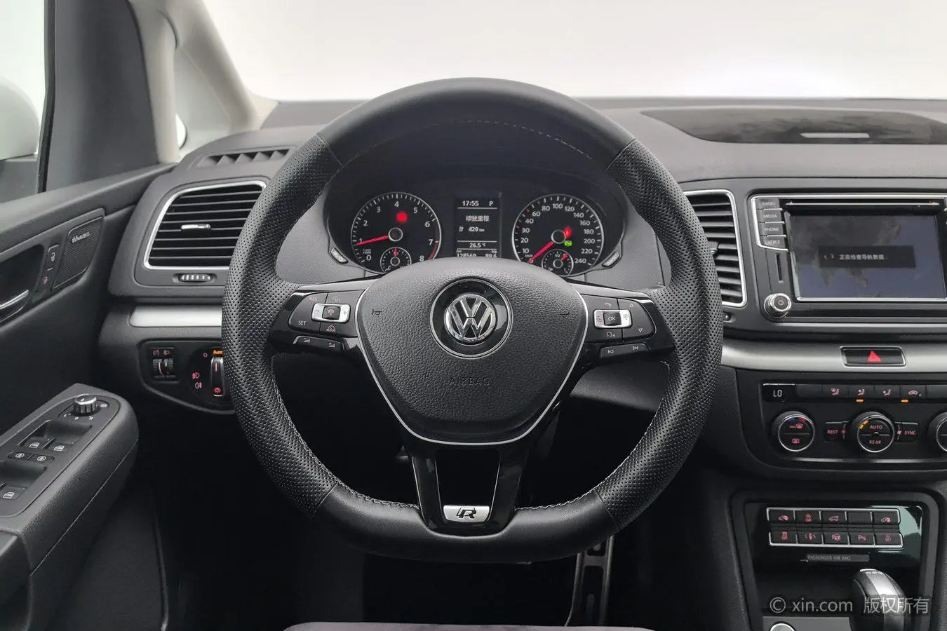 Volkswagen Sharan 2018 380TSI 7 seat