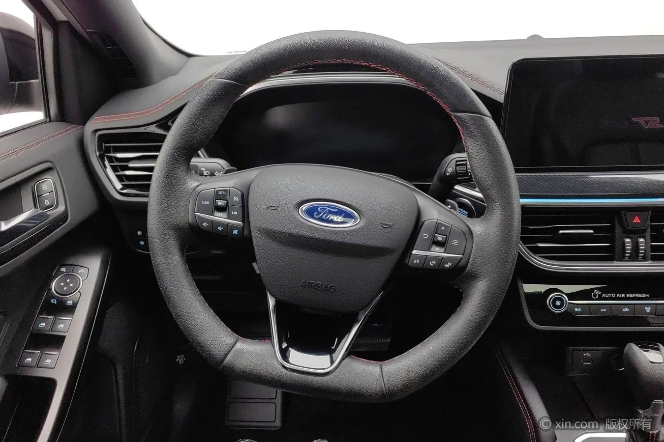 Ford Focus 2022 Sedan EcoBoost 180 Auto ST Line