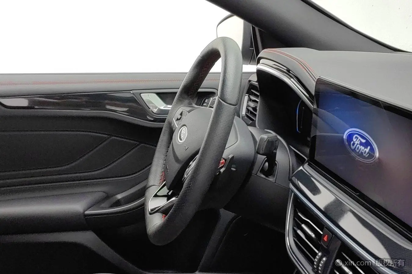 Ford Focus 2022 Sedan EcoBoost 180 Auto ST Line