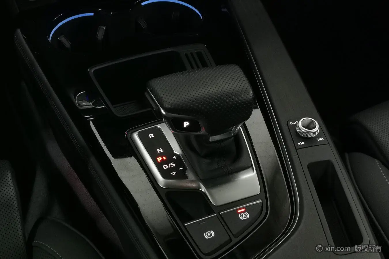 Audi A4L 2024 40 TFSI Dynamic Luxury