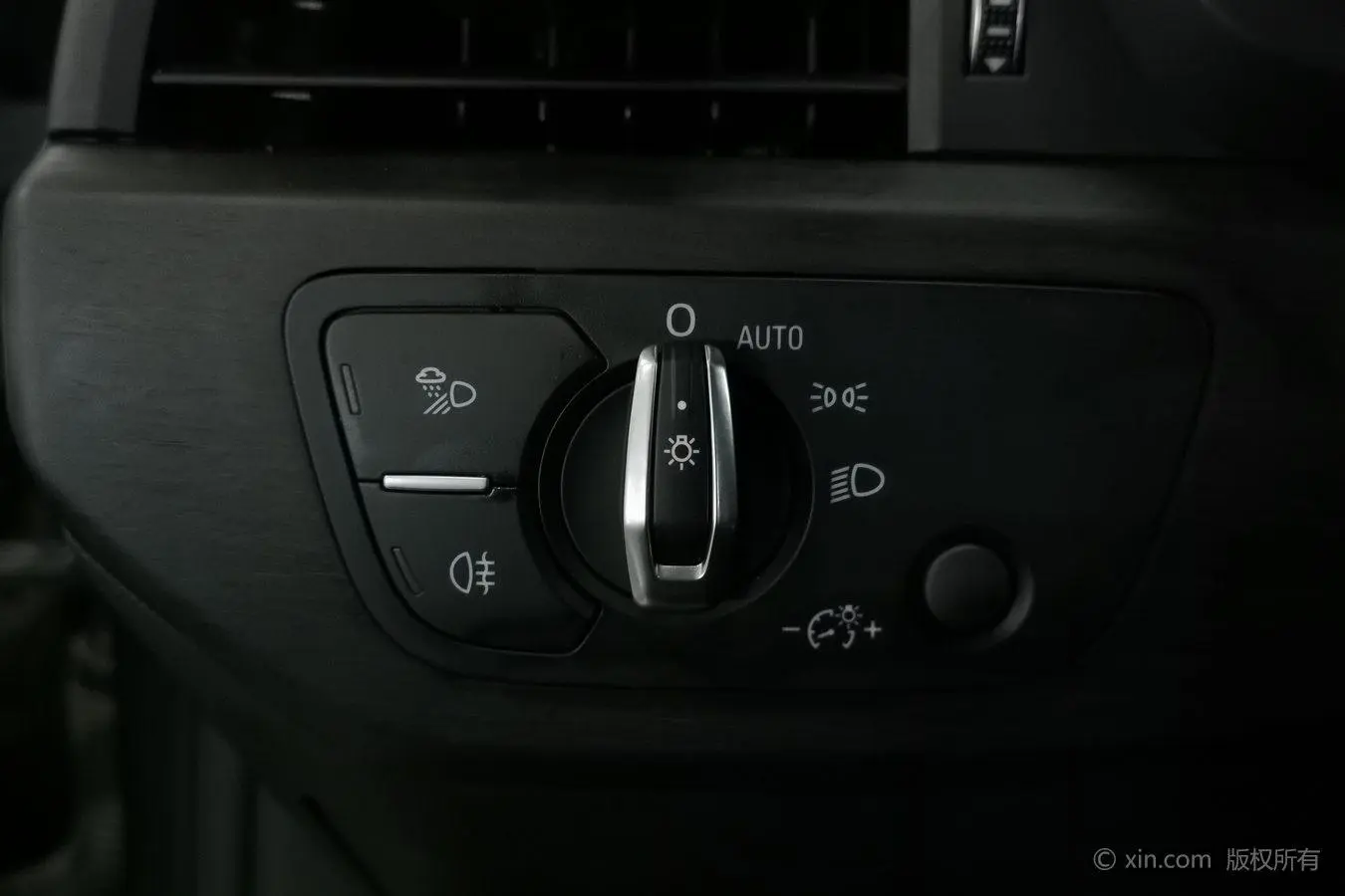 Audi A4L 2024 40 TFSI Dynamic Luxury