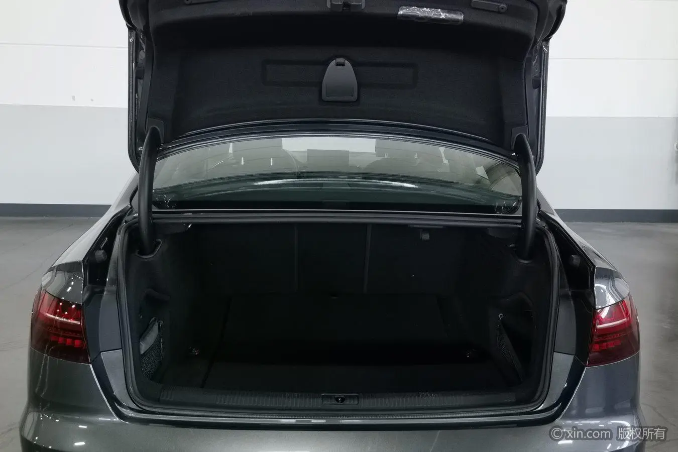 Audi A4L 2024 40 TFSI Dynamic Luxury